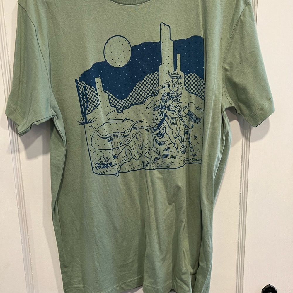 Graphic tee